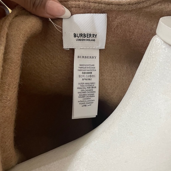 NWT - Burberry Wool Reversible Cape - Picture 7 of 8